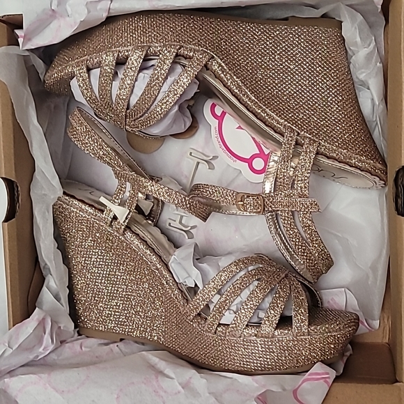 Sugar Capricorn Champagne Glitz Dress Wedge Sandal 9M - Picture 6 of 10